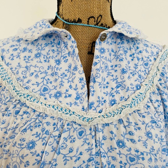 Lanz VTG 50 in Cotton Flannel Eyelet Lace Trim Generous Nightgown Size Medium - Picture 3 of 6